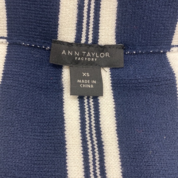 Ann Taylor Factory Skirt - Sz XS - Picture 3 of 4